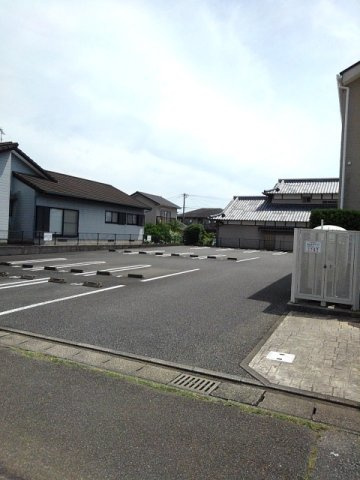 オレンジ・サンシャインの駐車場