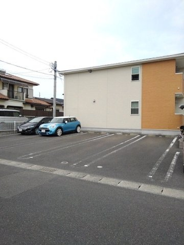 ファミール旭ヶ丘Ａの駐車場