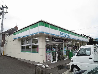 【周辺】 | プラドールＡ | ファミリーマート賀来店まで200m