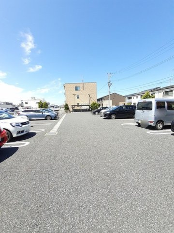 フォルシュの駐車場
