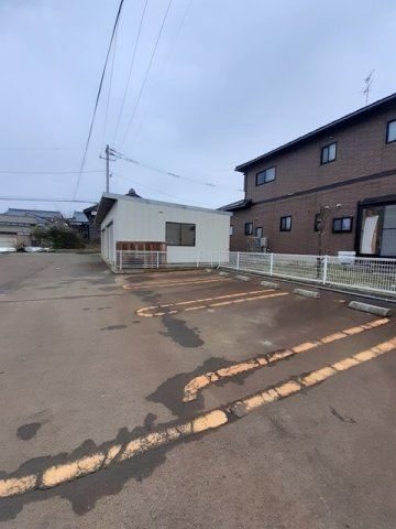 ファイン　プレッソの駐車場