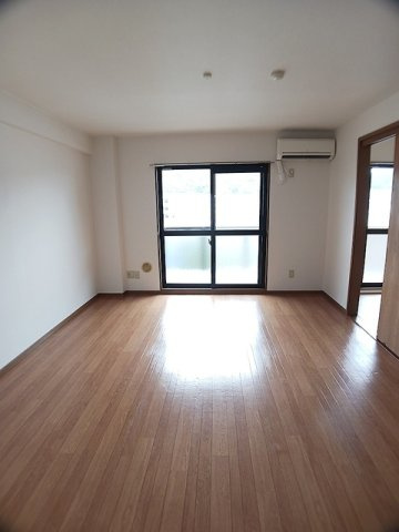 ピアシェ－レ山崎の居間・リビング