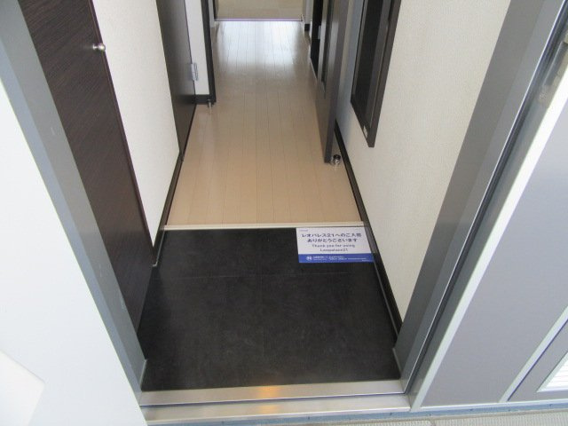 レオネクストヴィラほんまちの玄関