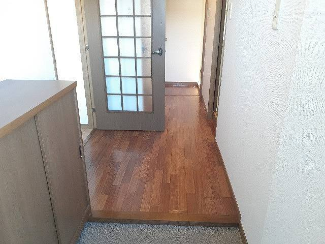 西中コーポの玄関
