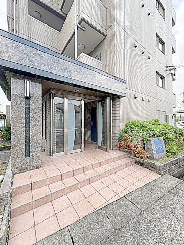 レージュ　ウエストのエントランス
