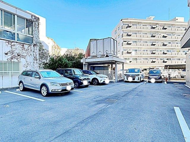 グランフィルドちくさの駐車場