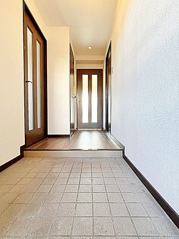 グランフィルドちくさの玄関