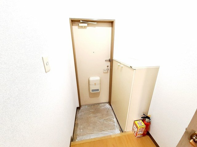 クレストール高柳の玄関
