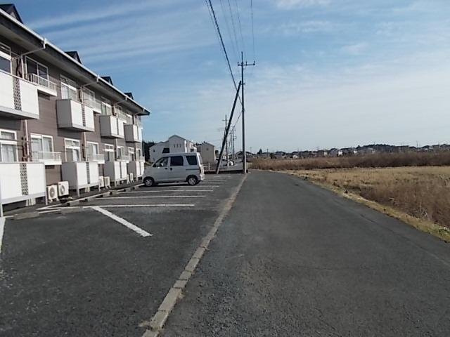 エルディム笹島の駐車場