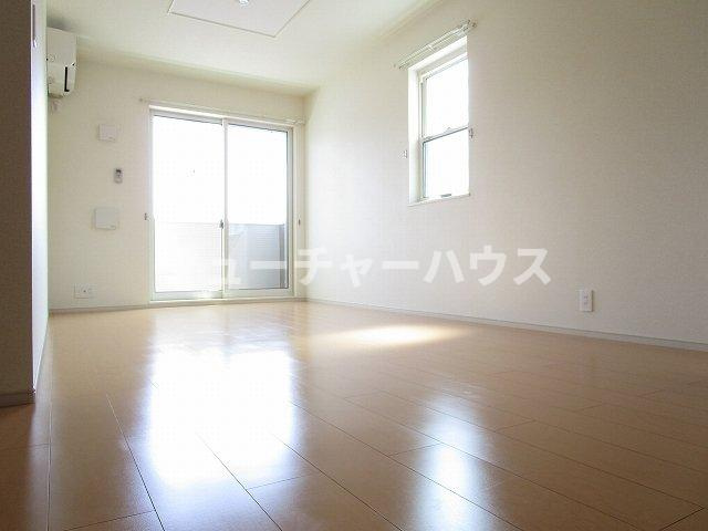 カーサ府中　Ⅰの居間・リビング|ゆったりとした居間です