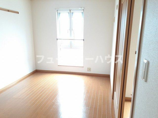 オリゾンＢの内装|明るい室内です