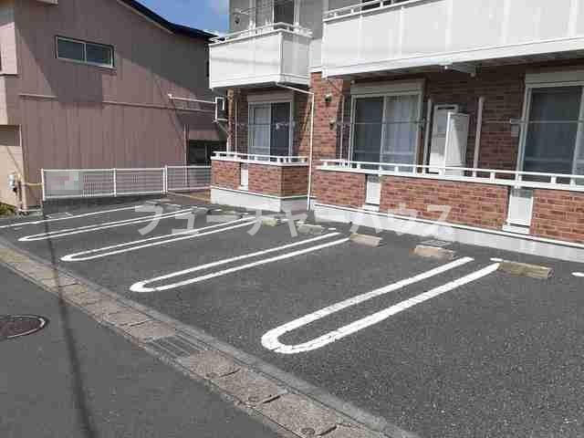 エクセレンテの駐車場|駐車スペースもあります