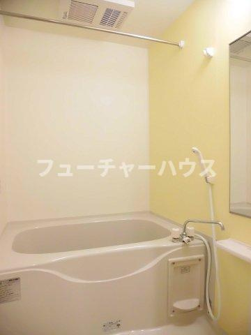 ロリエ　Ａの浴室