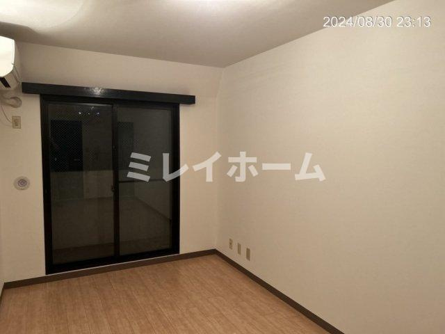 クレセント大森の居間・リビング