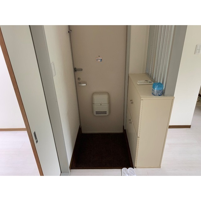 サン若松２号館の玄関