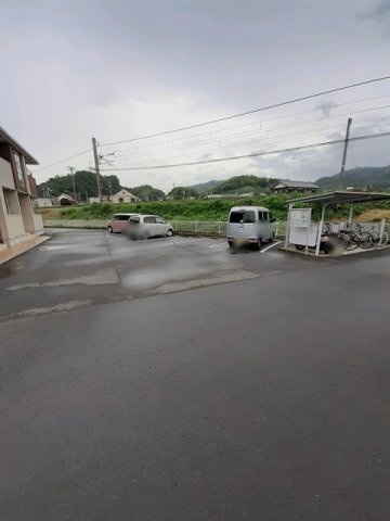 モナ・ヴェイルⅡの駐車場