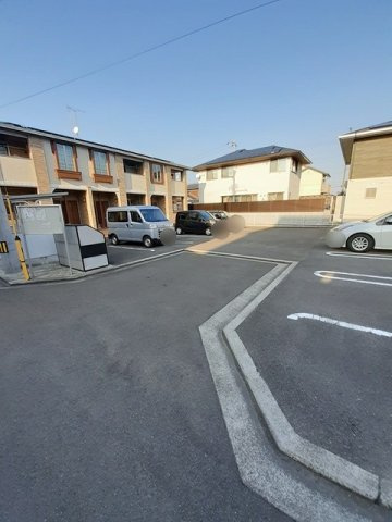 カーサ・セレーノＡの駐車場