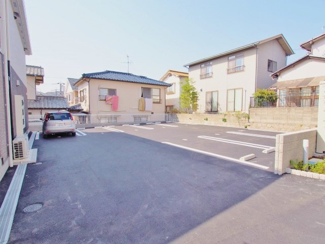 フェリーチェ府中の駐車場