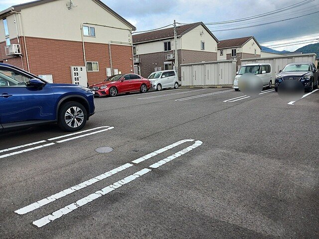 Ｋ．Ｍレジデンス瓜生Ⅱの駐車場