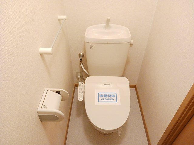 グランシャリオＢのトイレ|落ち着いたトイレです