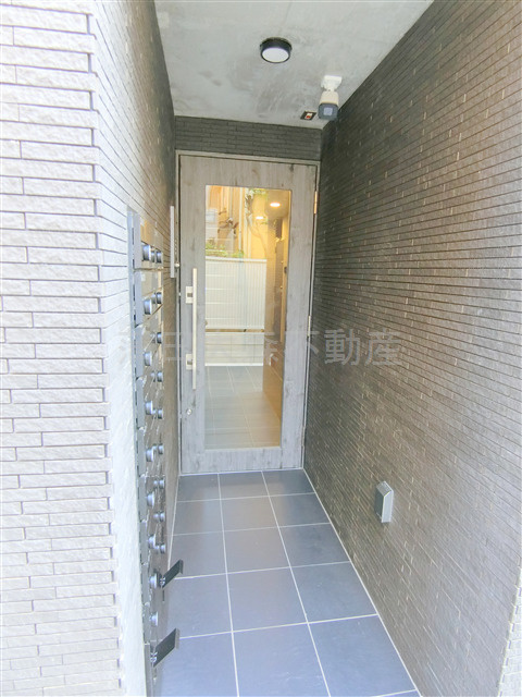 fourフォー千鳥町のエントランス|エントランス