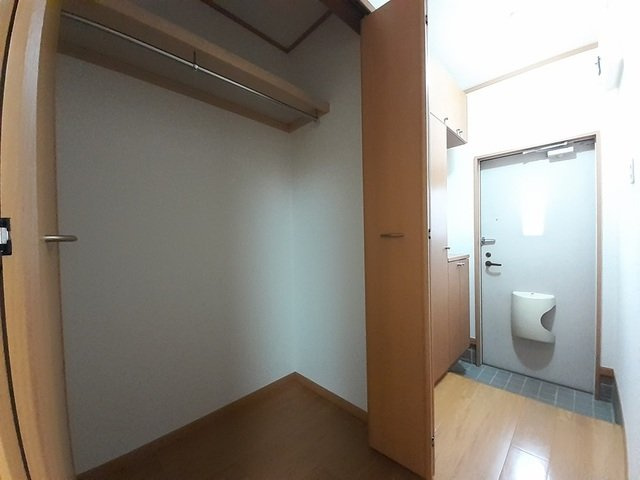 エスポワール泉の玄関|シンプルで使いやすい玄関です