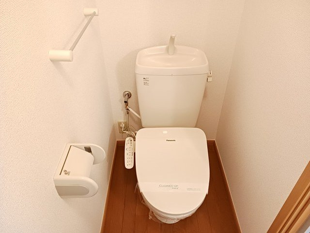 フルハムロードのトイレ|コンパクトで使いやすいトイレです