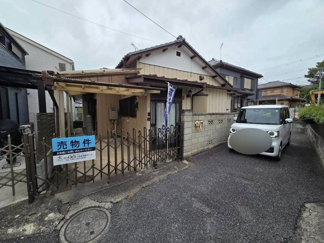 売土地の前面道路含む現地写真