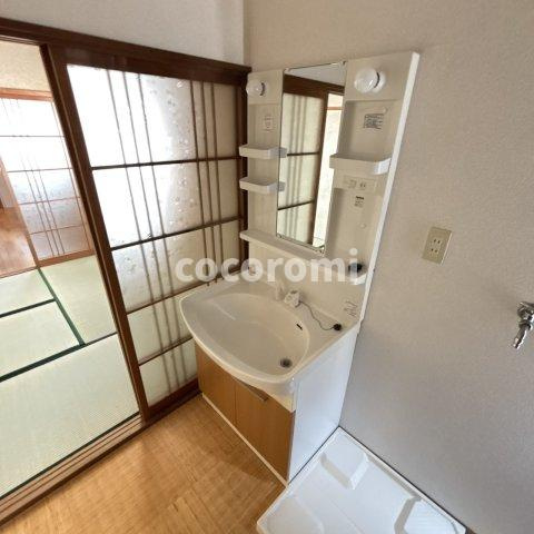 黒原城内町貸家の洗面所
