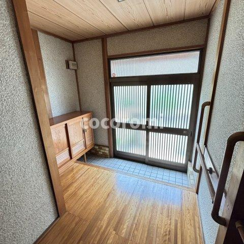 黒原城内町貸家の玄関