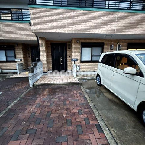 ビリオーヌＫａｈｅｉの駐車場