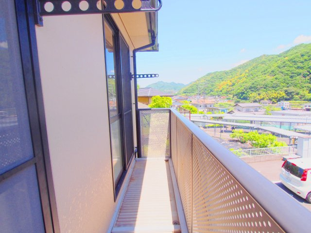 シャルム中野　A棟のバルコニー