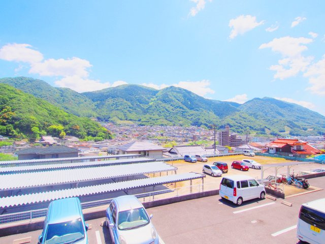 シャルム中野　A棟の周辺