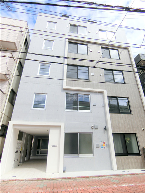 CASA PIAZZAカーサピアッツァ下丸子の外観|2024年8月築　RC鉄筋コンクリート造地上5階建て1R～1LDK総戸数14戸
東京都大田区下丸子3丁目　東急多摩川線下丸子駅近最寄り徒歩2分、鵜の木駅徒歩7分
東急池上線千鳥町駅徒歩10分