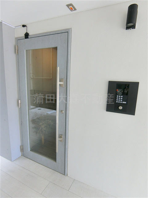 CASA PIAZZAカーサピアッツァ下丸子のエントランス|防犯カメラTVモニター付オートロック宅配BOXメールBOX　エントランス