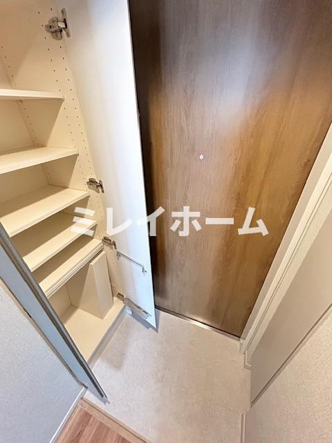 クレヴィアリグゼ西馬込の玄関|同建物内、別のお部屋の参考写真になります。