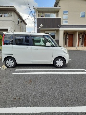 サン・パラストⅢの駐車場