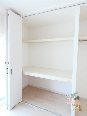 ルリエメール伊島 Bの収納