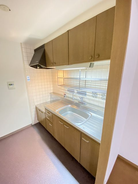 尼崎市武庫元町２丁目のアパートのキッチン