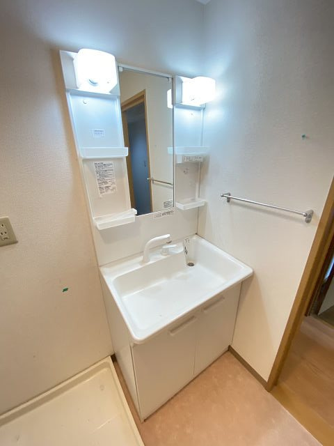 尼崎市武庫元町２丁目のアパートの洗面所