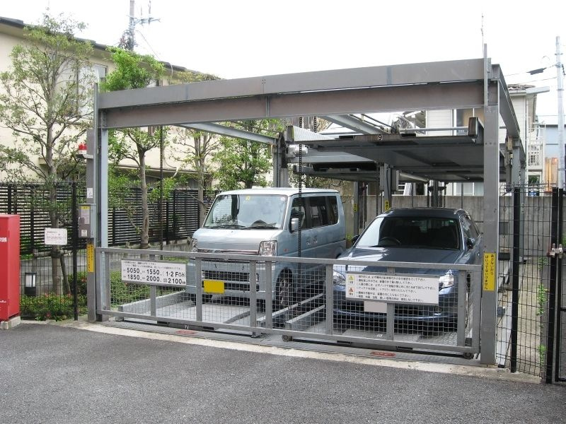 ディライト・ファイブの駐車場
