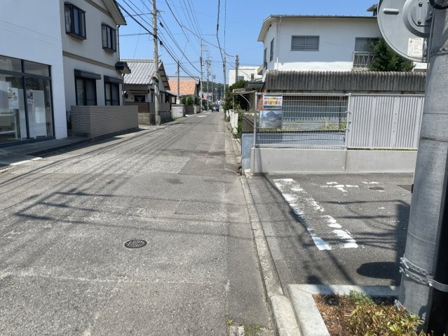 アルファステイツ中日吉のその他|南西側は道幅にゆとりがある道路に面しており、お車の出し入れもスムーズに行える環境です。