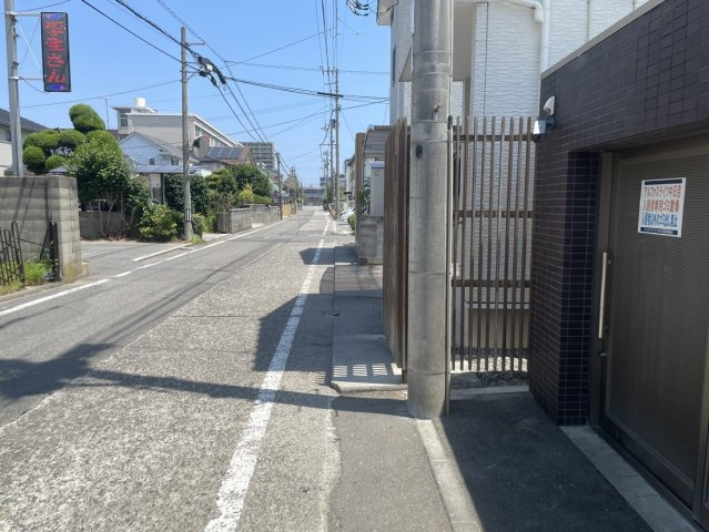 アルファステイツ中日吉のその他|物件の北西側も道路に面した開放感のある立地で、圧迫感のないゆとりある住環境が魅力です。