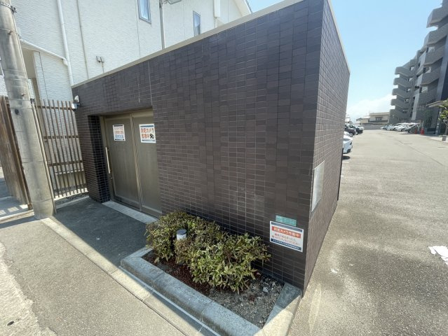 アルファステイツ中日吉のその他共用部分|居住者専用のゴミ捨て場が敷地内に確保されており、忙しい朝の家事をサポートしてくれます。