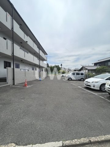 ヌフ奥田の駐車場
