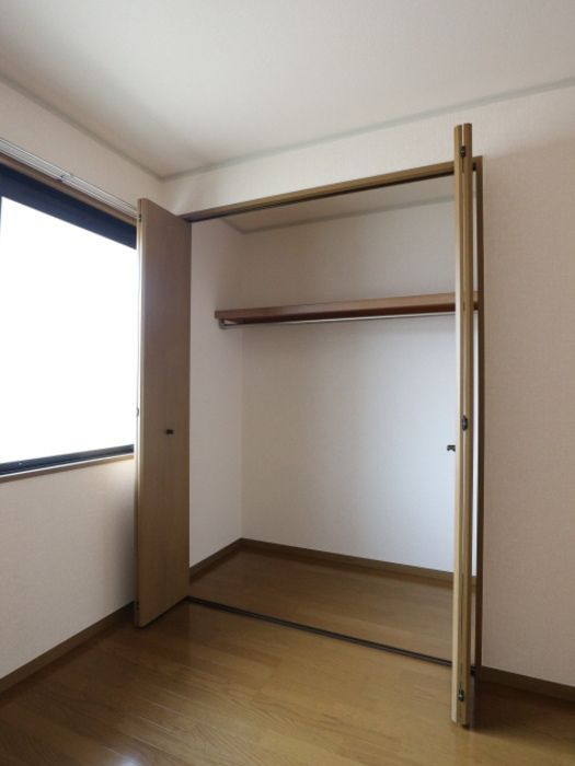 ファーストコーポⅡの洋室|個人の部屋や寝室として使える洋室です