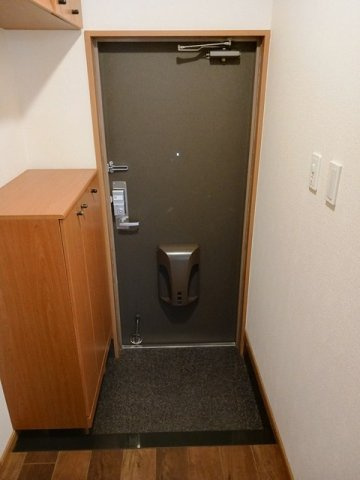 コンフォールの玄関
