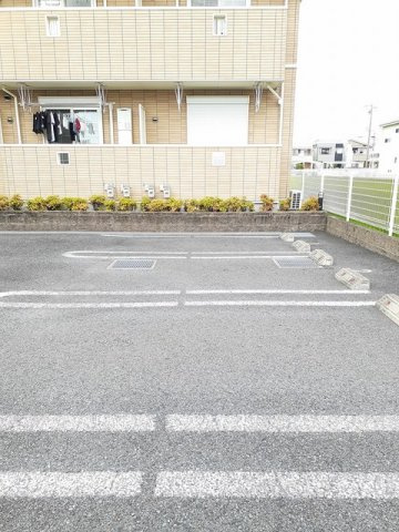 ウィンディーの駐車場