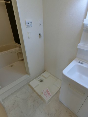 エミネンスの洗面所|イメージ101号室の写真（反転あり）
