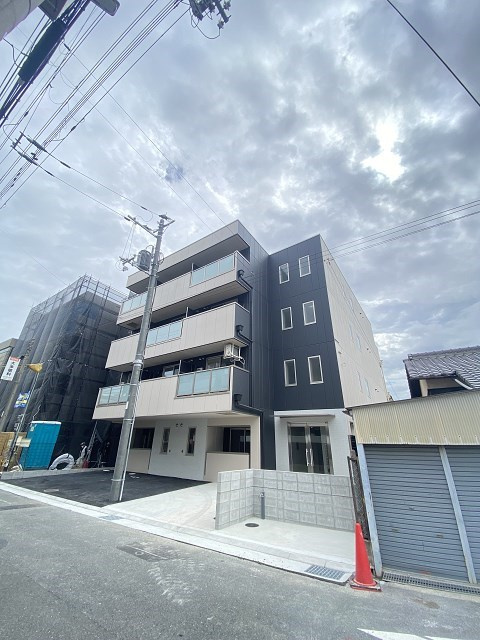 尼崎市富松町１丁目のアパートの外観